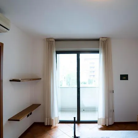 Apartament V12 - Tadini 14 Novara